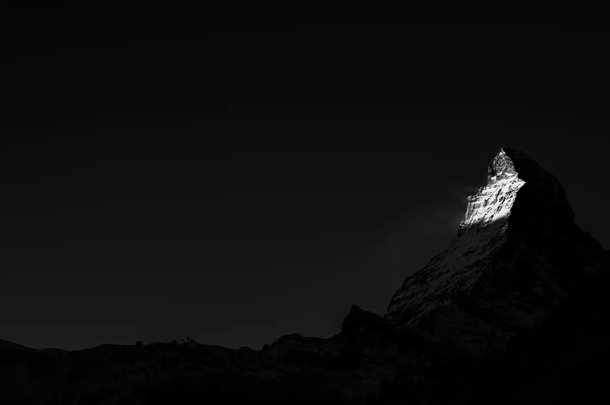 The glimpse of morninglight on the Matterhorn in black and white